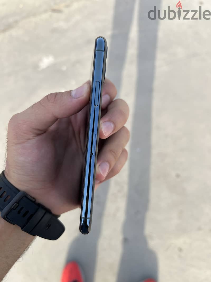 Apple - iPhone 11 Pro 2