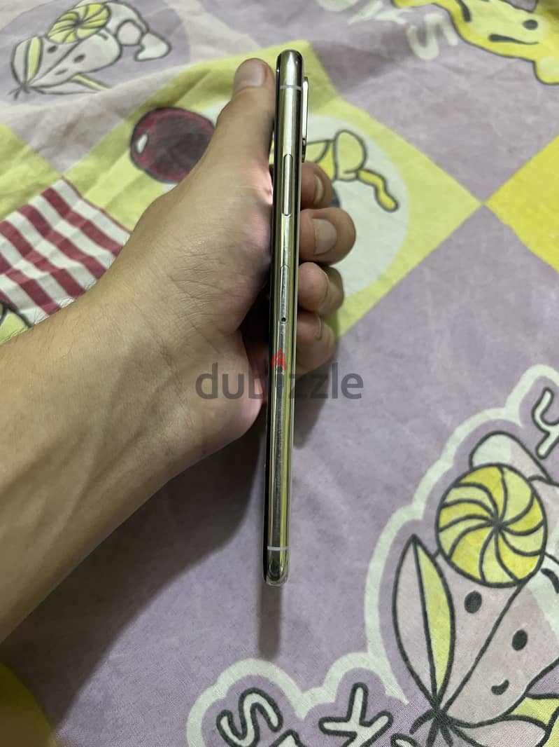 Apple - iPhone XS Max 4