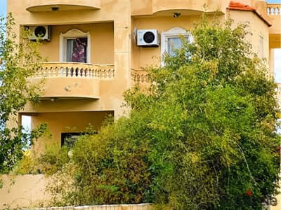 Villa 670 m for sale on the square near the Hunting Club in Dokki