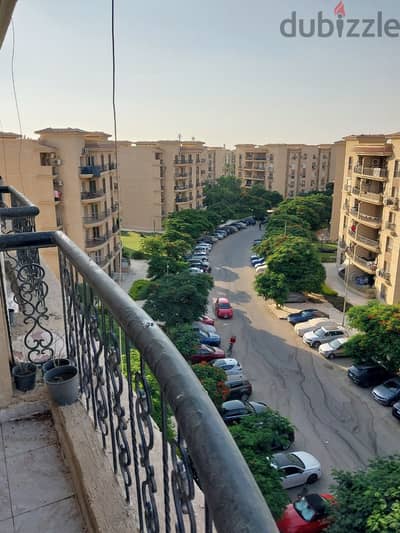 شقة للإيجار بالرحاب  – إطلالة حدبقة | 3 بلكونات | بجوار السوق الشرقي
