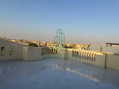 روف للبيع في جنوب الأكاديمية – تراس واسع وإطلالة مفتوحة بجوار كايرو فيستيفال