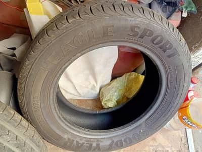 للبيع فردتين كاوتش Goodyear مقاس 15/60/195  بحالة ممتازة انتاج 2021