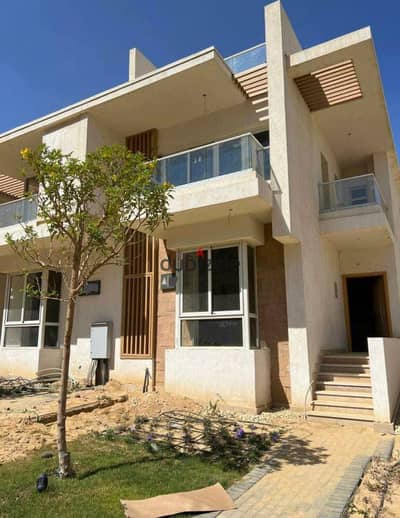 Under Market Price  Mountain View iCity – New Cairo  Club Park Phase  iVilla Roof for Sale  BUA: 275 Sqm  Private Roof: 72 Sqm  3 Bedrooms  4 Bathroom
