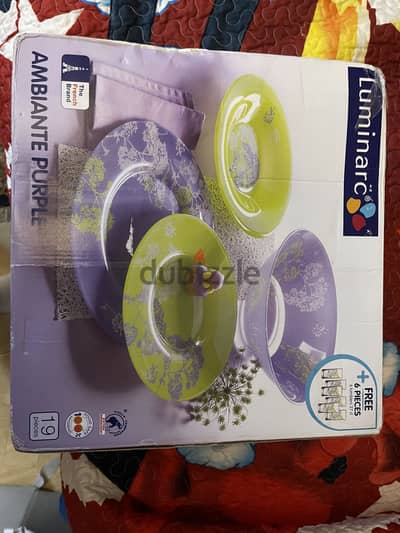 طقم عشا ١٩ قطعه بالاضافه ٦ كوبايات اماراتي بالكرتونه luminarc