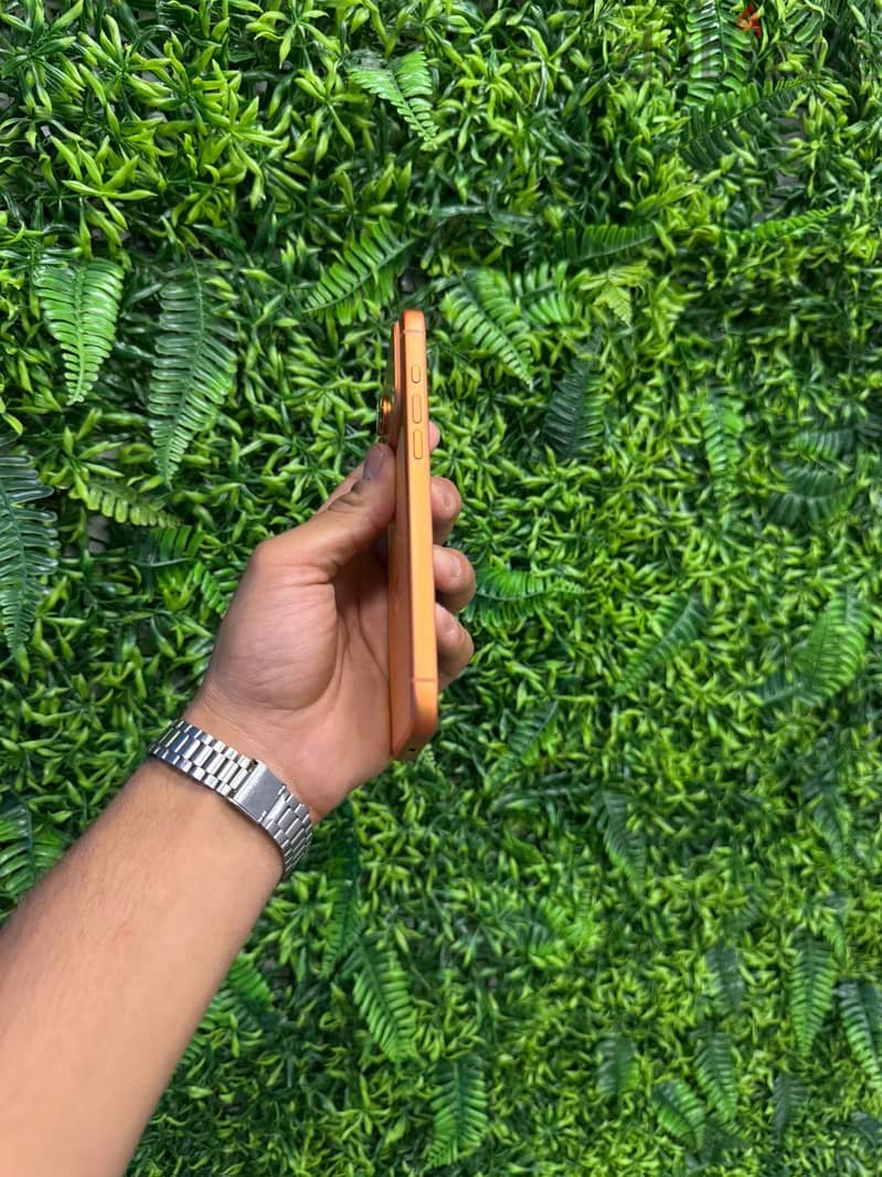Apple - iPhone 17 Pro Max 4