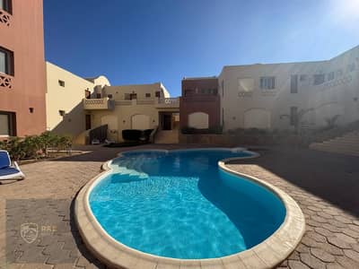 Opportunity !! Immediate cash receipt at a location that will not be repeated in a building with a swimming pool directly on the club under the price for quick sale