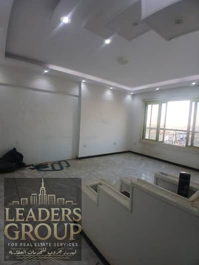 Duplex deal in the heart of Sheraton! Do you want space and comfort with an inspiring finish? This duplex is for you.