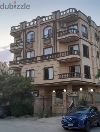 شقة للبيع 225م + تراس 150م بالمنطقة الثامنة – 3.7 مليون