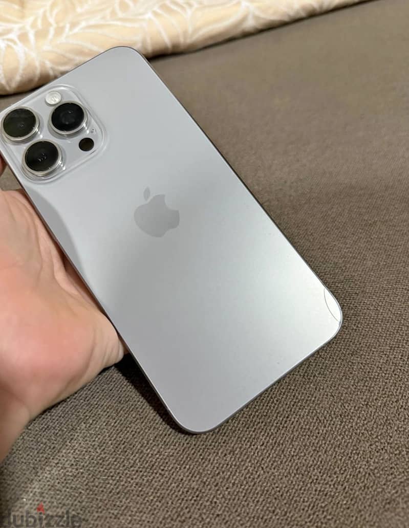 Apple - iPhone 15 Pro Max 256 G 4