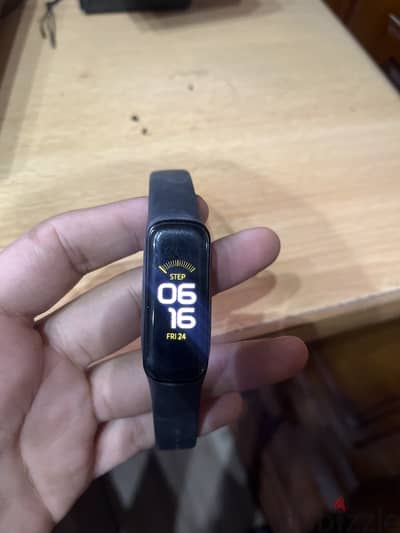 ساعه سامسونج fit2
