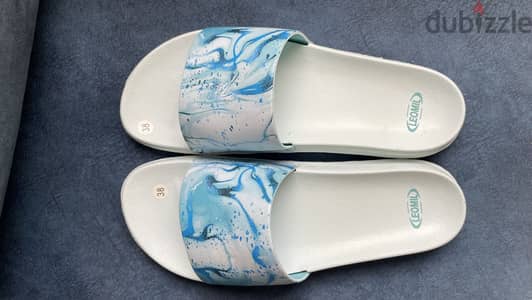 Plastic slipper size 38