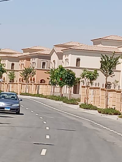 توين هاوس 270م مباني للبيع بالتقسيط في سيتي جيت مرحلة أڤين