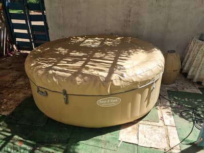 lay z spa jacuzzi