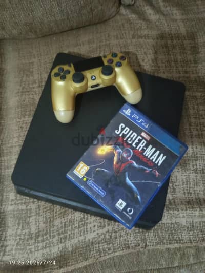 ps4 slim مستعمل عام السعر ٨٠٠٠ قابل  للنقاش
