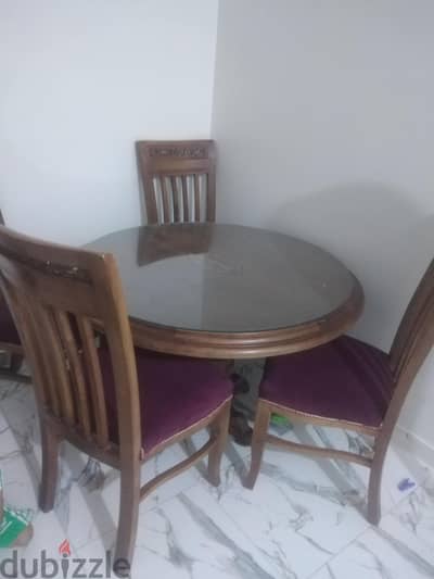 سفره ذان مدوره  و٤ كراسي