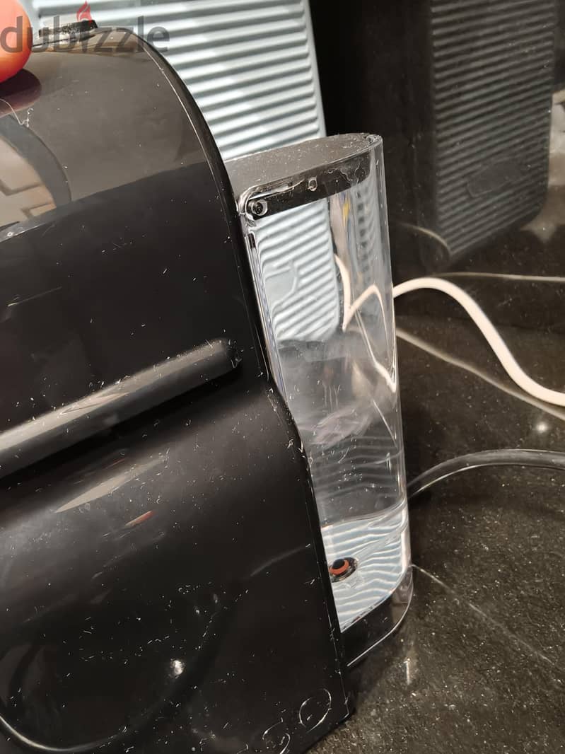Nespresso Inissia Coffee Machine – Like New 5