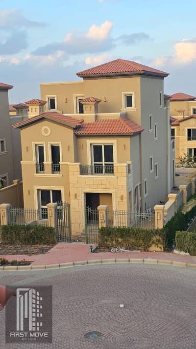 فيلا ستاندالون استلام فورى تشطيب الترا سوبر لوكس برايم لوكيشن دايركت على طريق الدائرى فى العاصمة الادارية كمبوند لافيستا سيتى