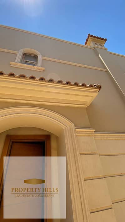 Last VIP villa in the highest community with this area and the lowest price in the market, ready for residence from tomorrow, directly on the lagoon and landscape