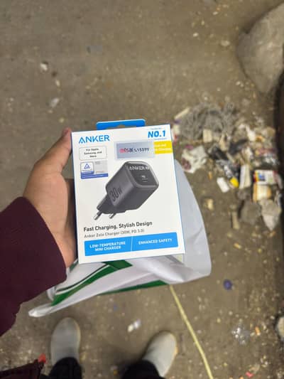 شاحن انكر زيرو