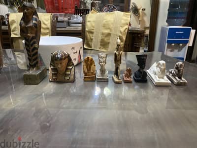 ‏تماثيل فراعنة في حالة ممتازة للبيع