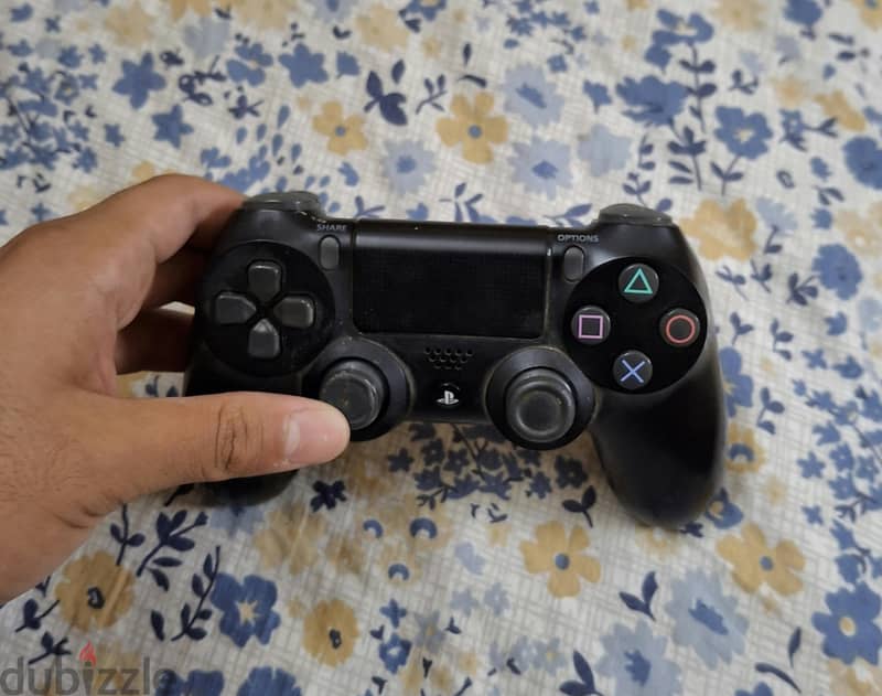 PlayStation 4 slim 15