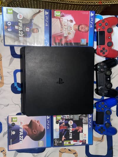 PlayStation 4 slim