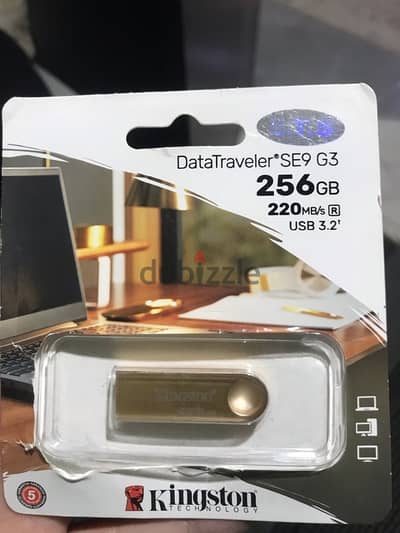 فلاشه كينج ستون جديده بالعلبه مساحه 256 جيجا بايت من 2B اوريجينال 3.2