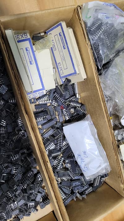 قطع الكترونية و IC و Microprocessor قطع الكترونية و IC و Microprocessor