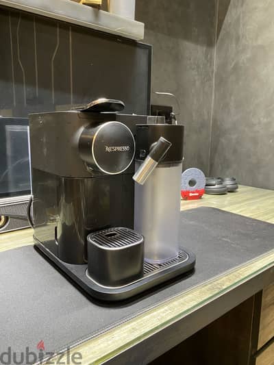 Nespresso Gran Lattissima Black | كسر زيرو | بالعلبة الأصلية