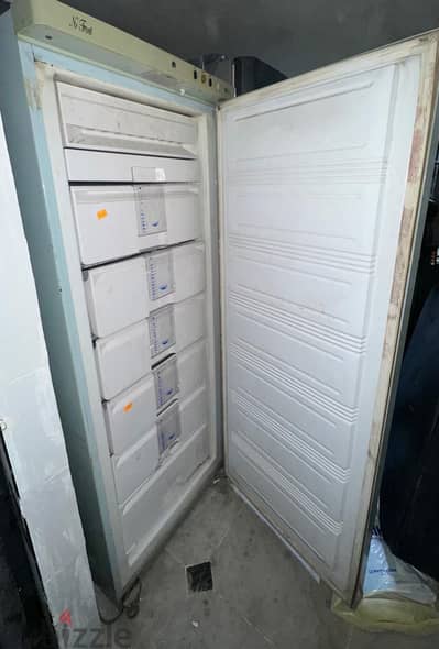 Deep freezer