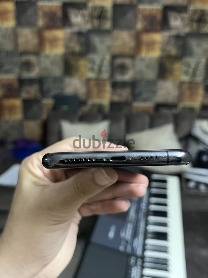 Apple - iPhone 11 Pro Max 1