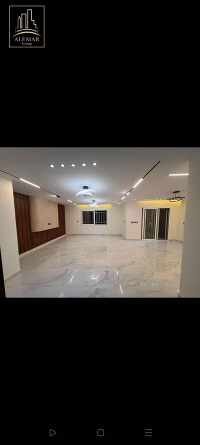 189 square meters ground floor apartment with a private garden for sale in Madinaty, super lux finishing
