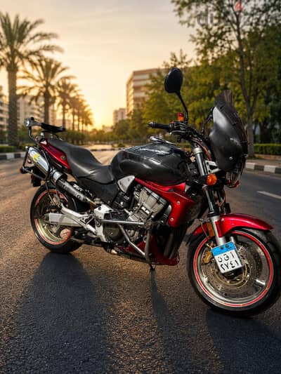 Honda Hornet 919 (CB900F) موديل 2007 - حالة ممتازة
