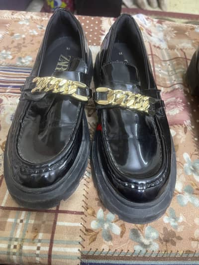 حذاء ديور