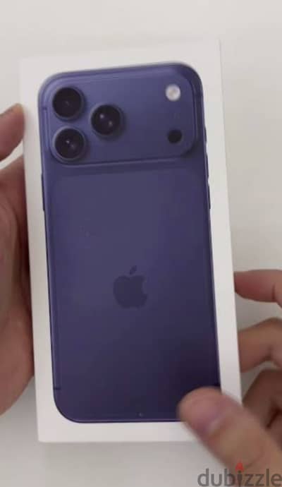 iPhone 17 pro max deep blue