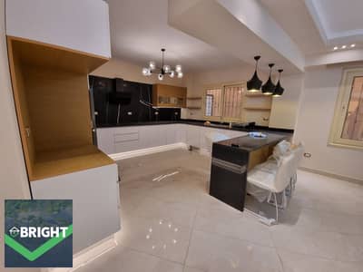 Best deal: 347m² duplex, ready for immediate delivery, finished to ultra-super-lux standards, in a prime location with a landscape view.