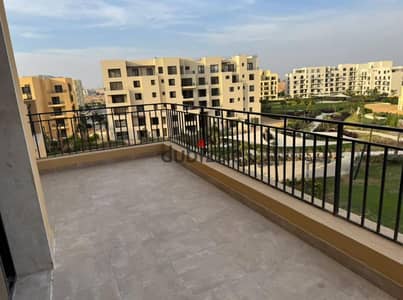 شقة استلام فورى و متشطبة بالكامل فى اويست اوراسكوم قرب نادى وادى دجلة