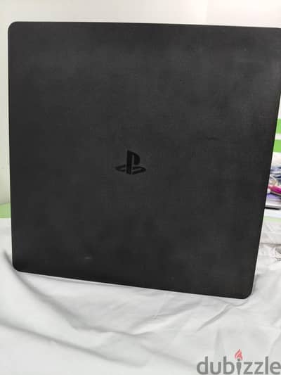 للبيع ps4 حالته ممتازه