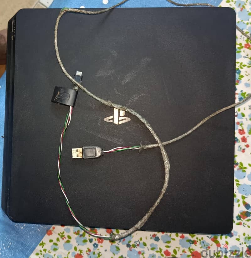 ps 4 slim used . . . zero 4