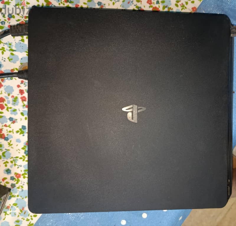 ps 4 slim used . . . zero 5
