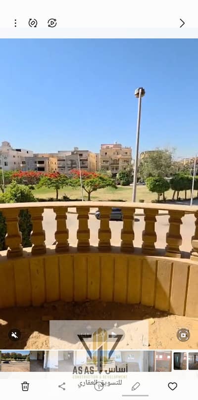 شقة دور كامل للبيع فى جنوب الأكاديمية بالقرب من الياسمين فيلات والبنفسج وكمباوند كايرو فيستيفال ومنتجع النخيل