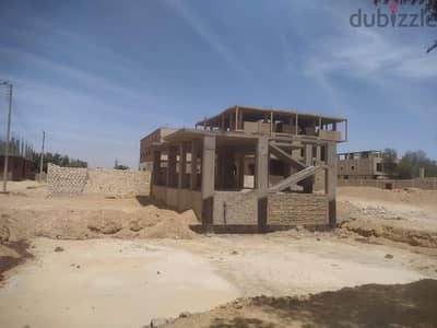 قطعة سكنية بالأرض
