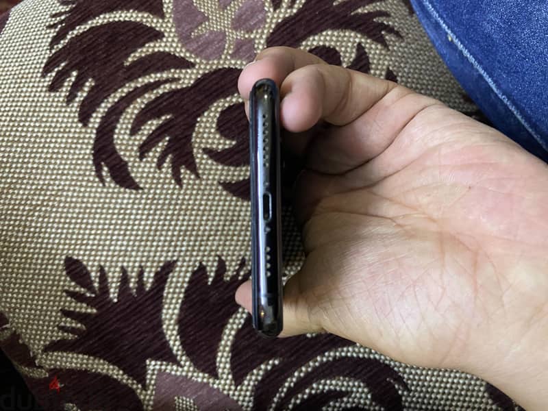 Apple - iPhone 11 Pro Max 4