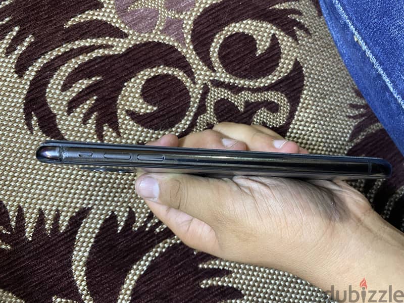 Apple - iPhone 11 Pro Max 9