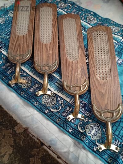 للبيع اربع ريش لمروحه سقف نظام النجفه