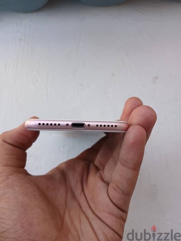 iPhone 7 4