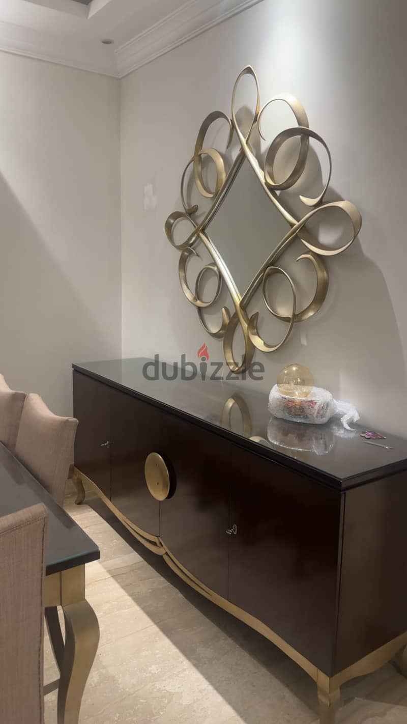 Luxurious Dining Room 1