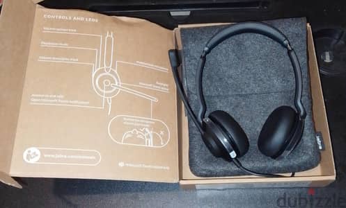 Headphones  جديدة بالكرتونة