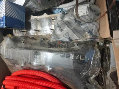 للبيع طنابير جديده  خلفيه e90  320  وماتور كامل  للي محتاج  اي قطعه من