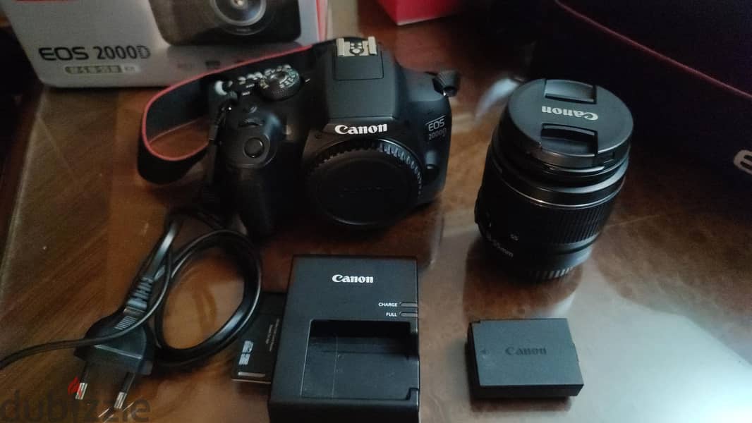 canon d2000 1